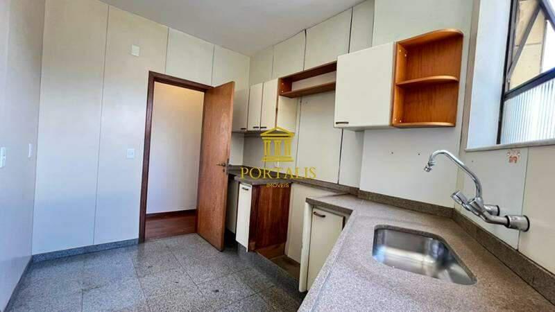 Apartamento, Cruzeiro, 4 Quartos, 2 Vagas, 1 Suíte