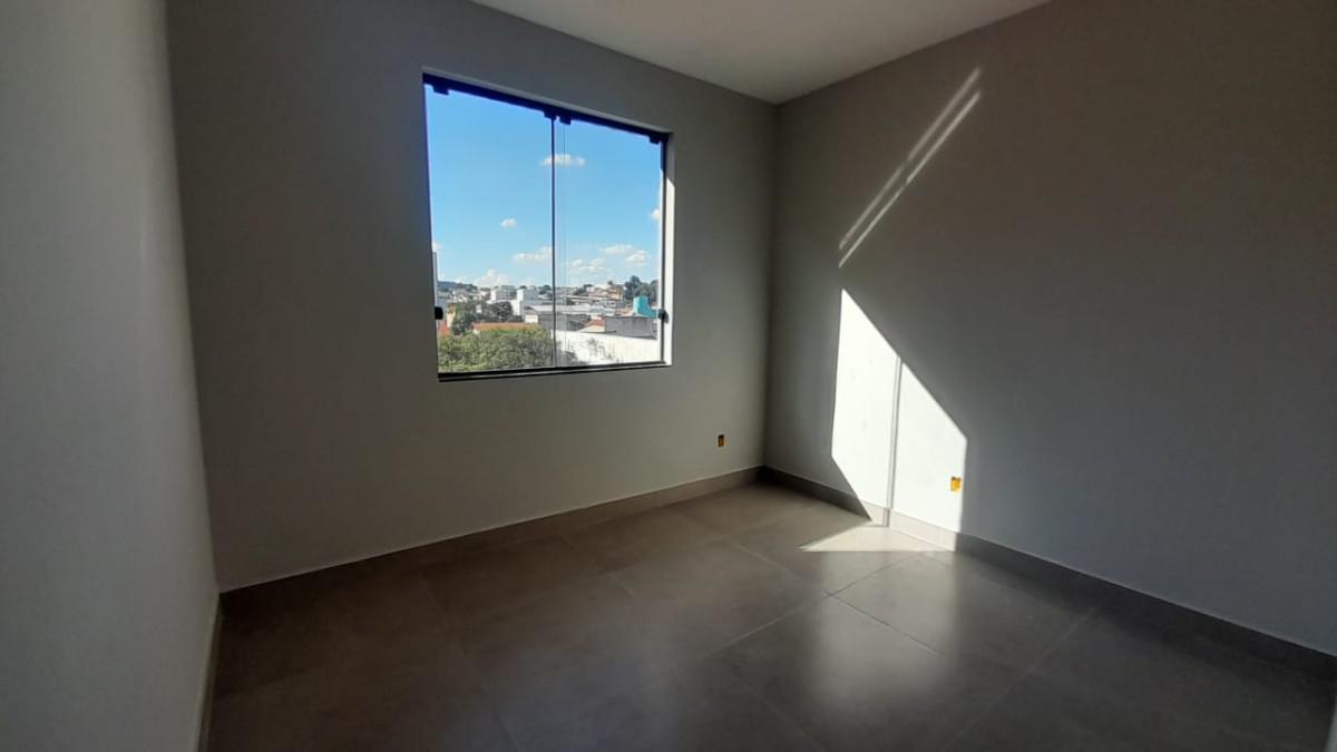 Casa, Parque Maracanã, 3 Quartos, 2 Vagas, 1 Suíte