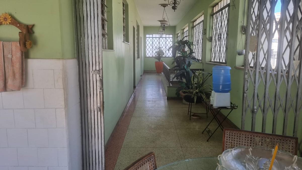 Casa, Santa Efigênia, 3 Quartos, 0 Vaga