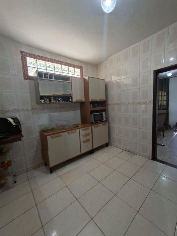 Casa, Centro, 4 Quartos, 0 Vaga
