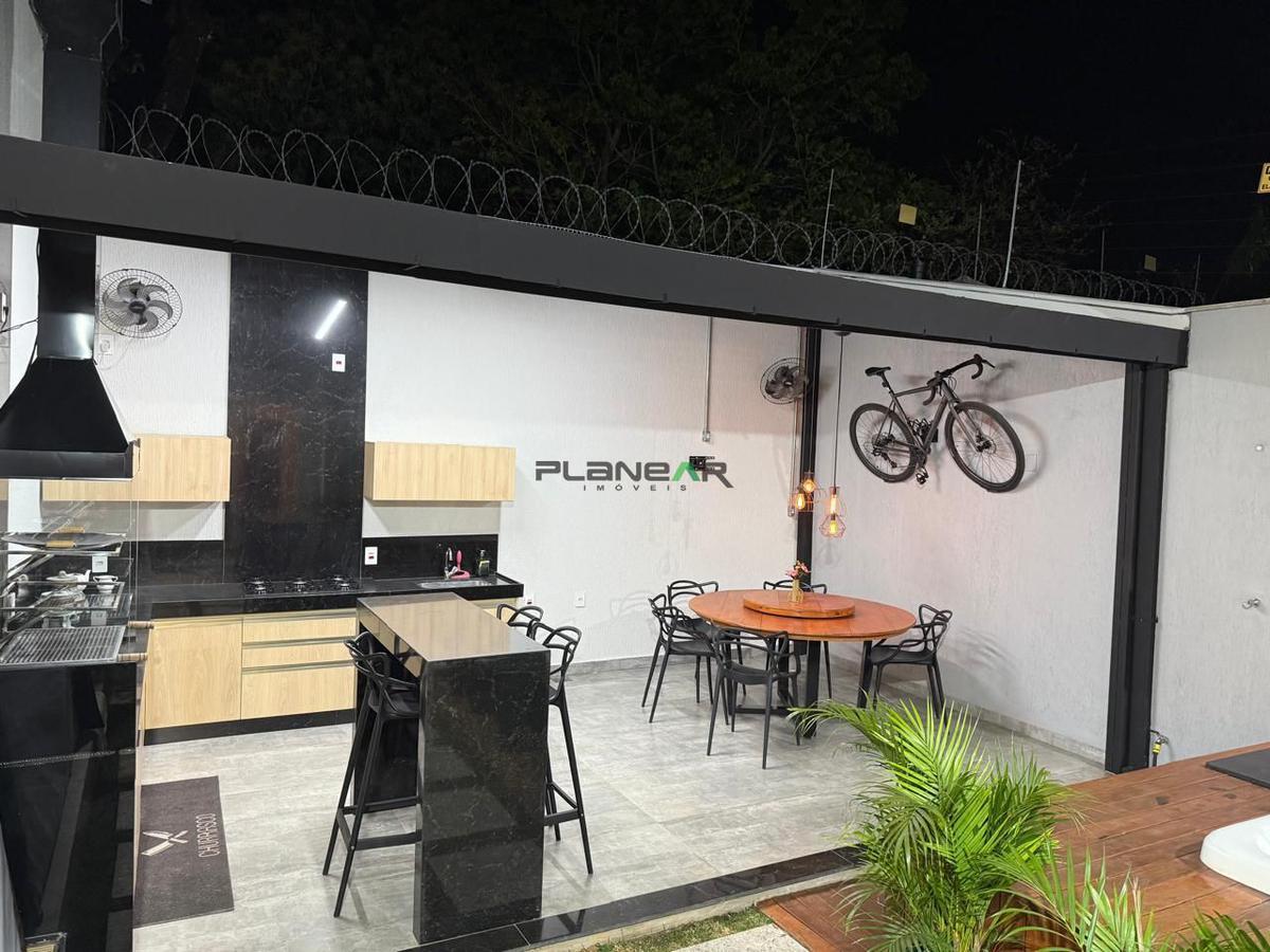 Casa, Europa, 3 Quartos, 4 Vagas, 1 Suíte