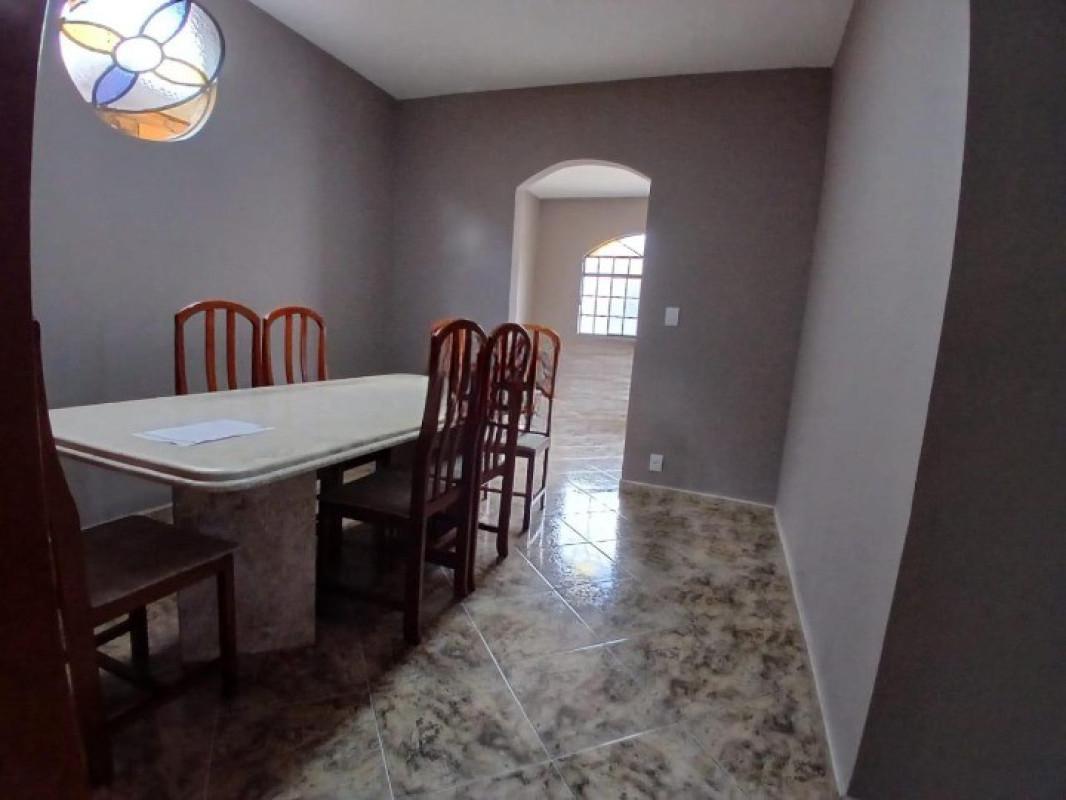 Casa, Milionários, 2 Quartos, 1 Vaga, 1 Suíte