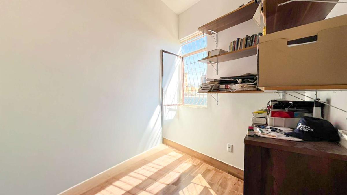 Apartamento, Floresta, 6 Quartos, 0 Vaga, 1 Suíte