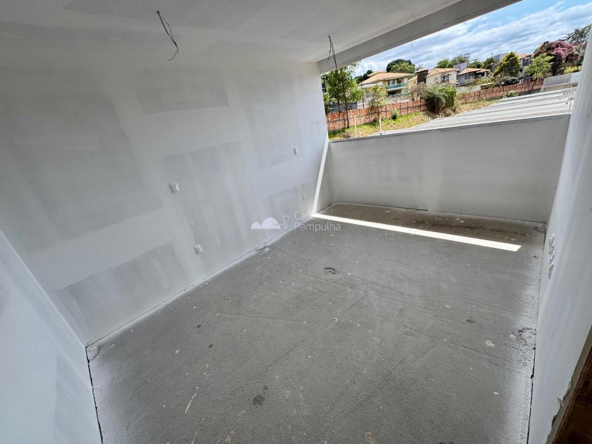 Casa, Trevo, 4 Quartos, 4 Vagas, 2 Suítes