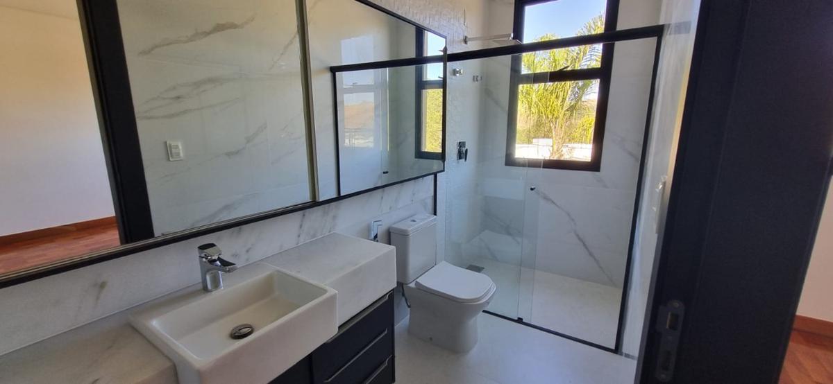 Casa, Alphaville - Lagoa dos Ingleses, 4 Quartos, 0 Vaga, 4 Suítes