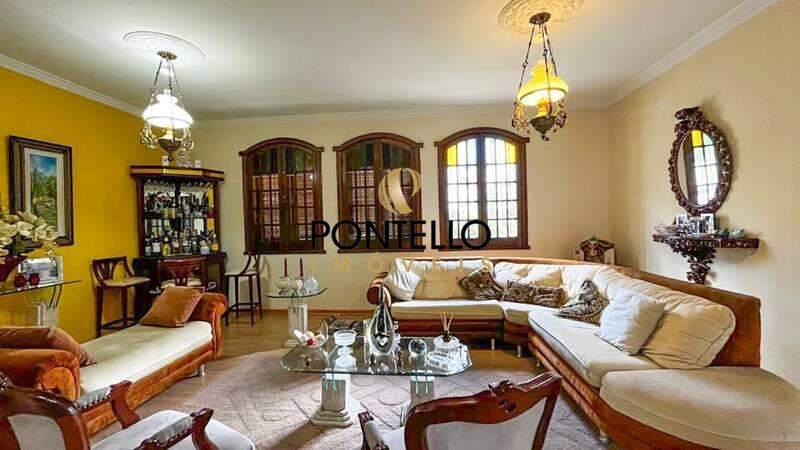 Casa, Cidade Nova, 7 Quartos, 2 Vagas, 1 Suíte