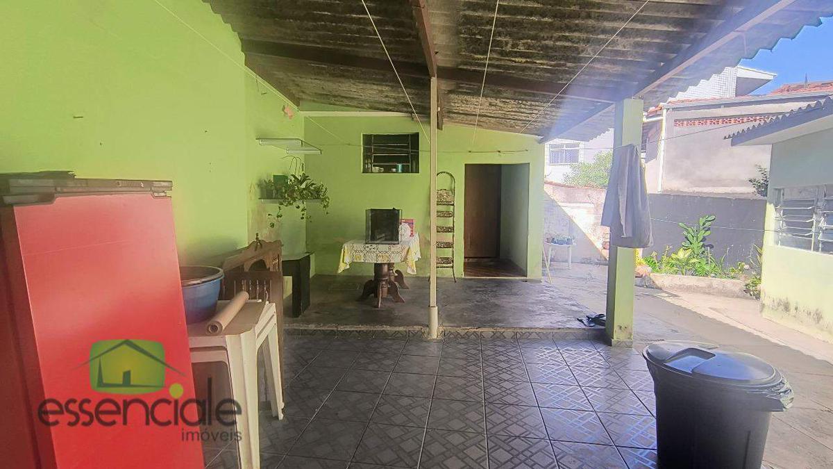 Casa, Santa Cruz Industrial, 3 Quartos, 3 Vagas, 1 Suíte