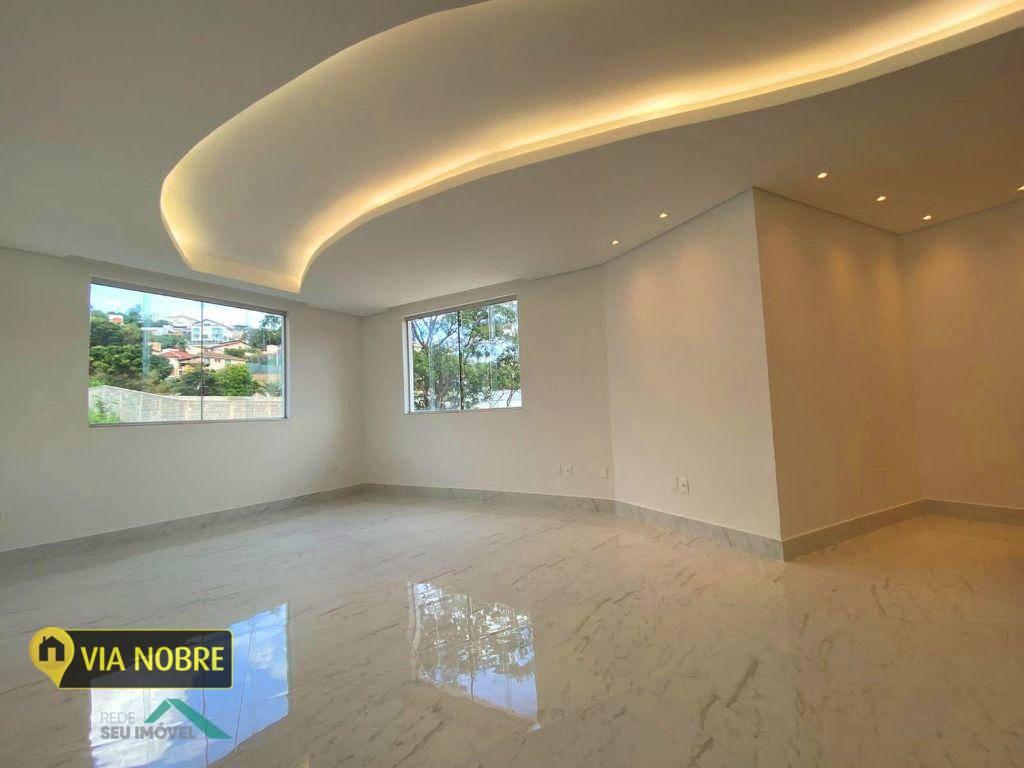 Casa, Estoril, 3 Quartos, 4 Vagas, 1 Suíte