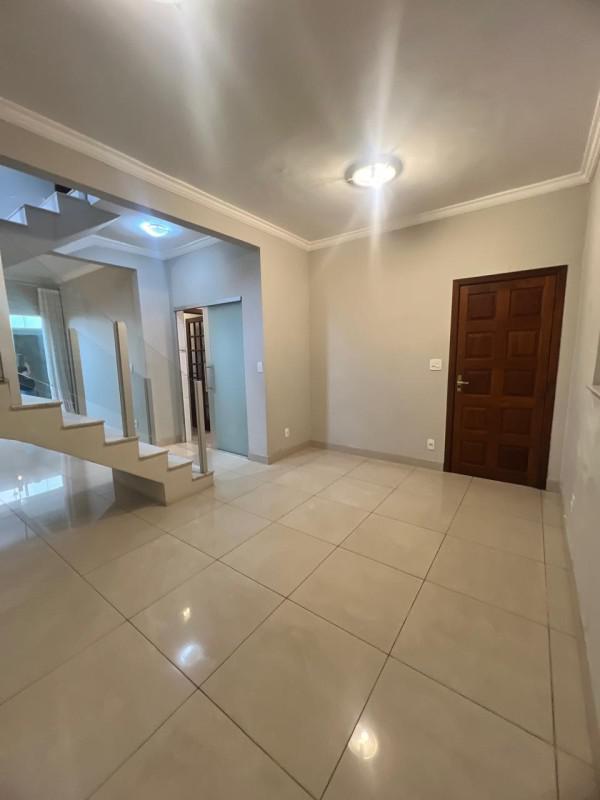 Casa, Castelo, 3 Quartos, 1 Vaga, 1 Suíte