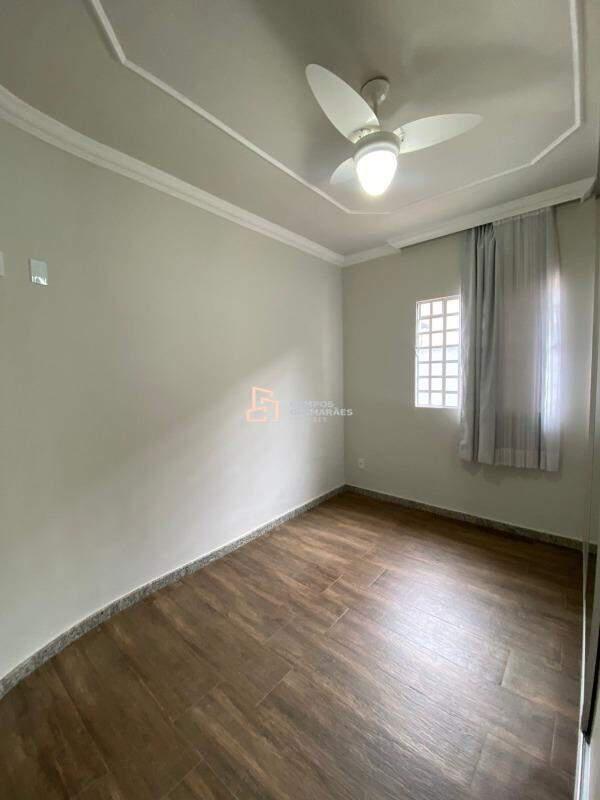 Casa, Barreiro, 3 Quartos, 4 Vagas, 1 Suíte
