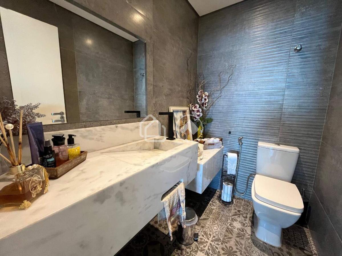 Casa, Buritis, 4 Quartos, 7 Vagas, 3 Suítes