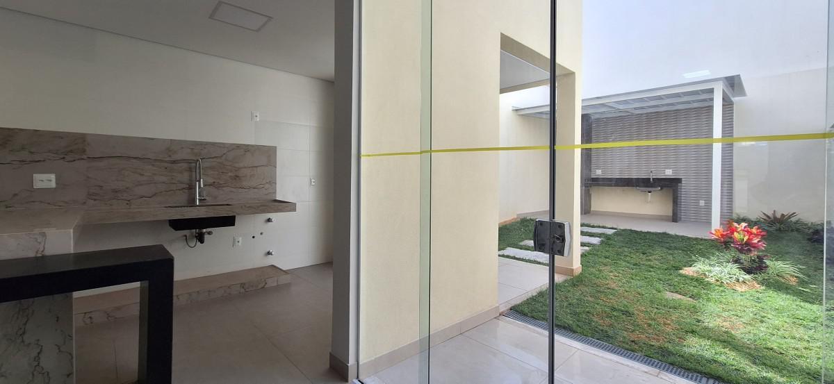 Casa, Nova Floresta, 4 Quartos, 2 Vagas, 2 Suítes