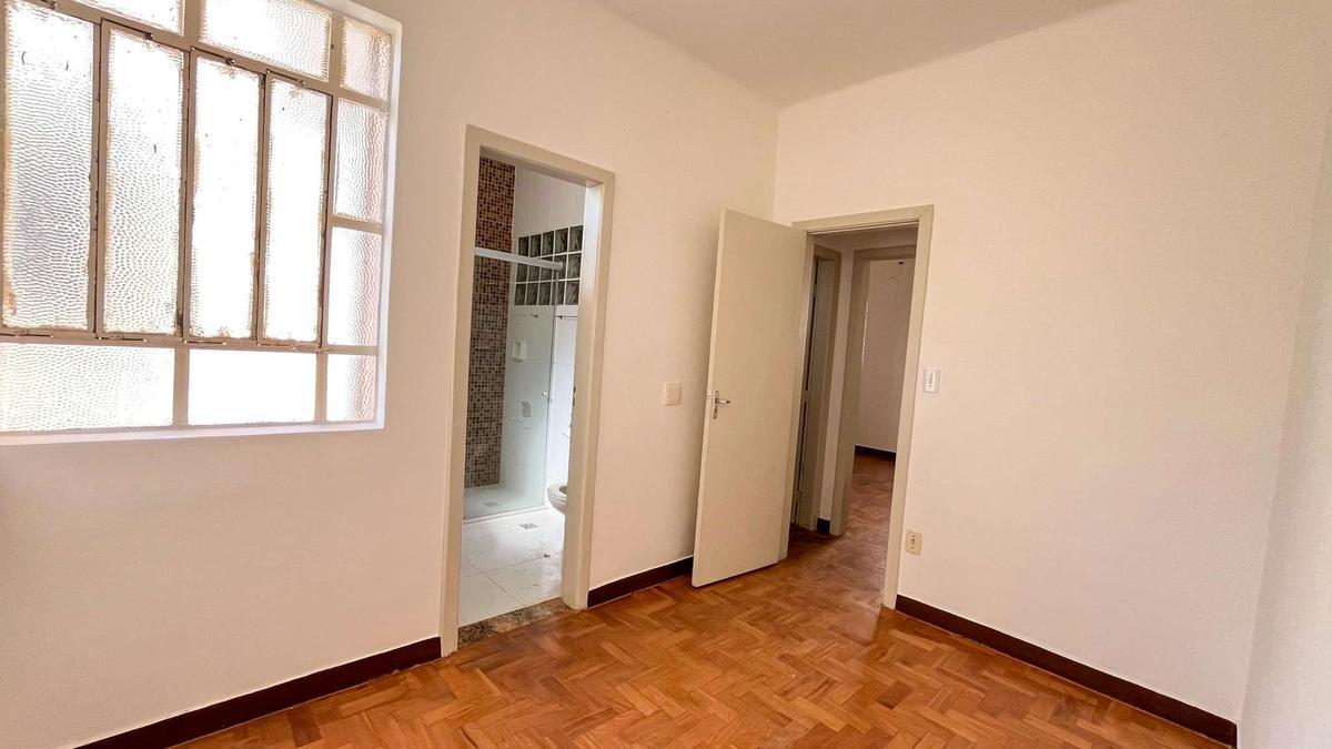 Apartamento, Floresta, 3 Quartos, 0 Vaga, 1 Suíte