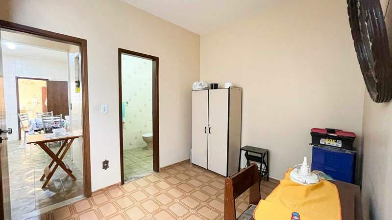 Casa, Luxemburgo, 5 Quartos, 4 Vagas, 2 Suítes