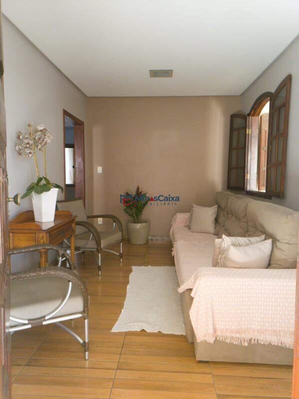 Casa, Primavera, 6 Quartos, 3 Vagas, 1 Suíte