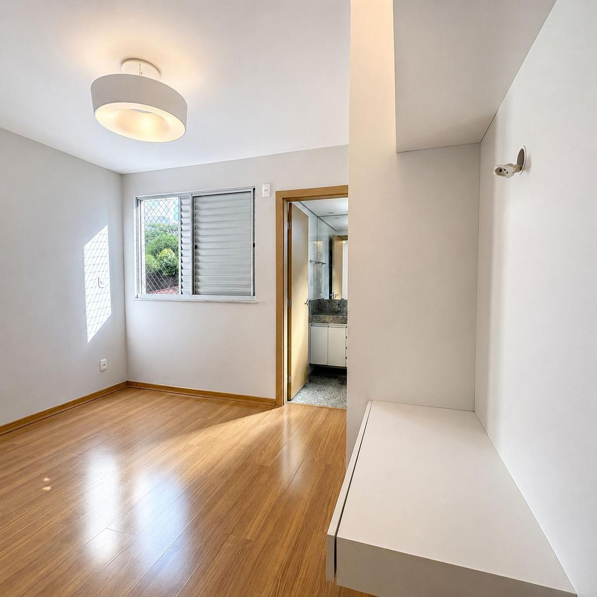 Apartamento, Serra, 2 Quartos, 2 Vagas, 1 Suíte