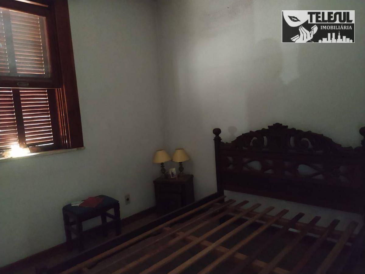 Casa, Centro, 4 Quartos, 0 Vaga, 1 Suíte