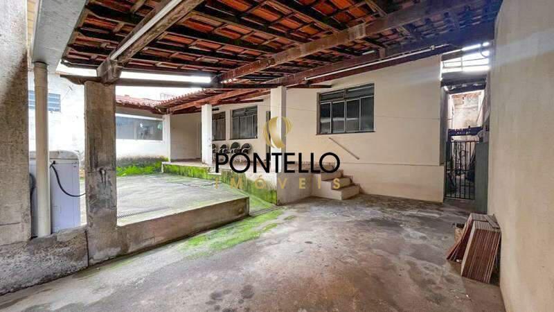 Casa, Santa Terezinha, 4 Quartos, 5 Vagas, 1 Suíte