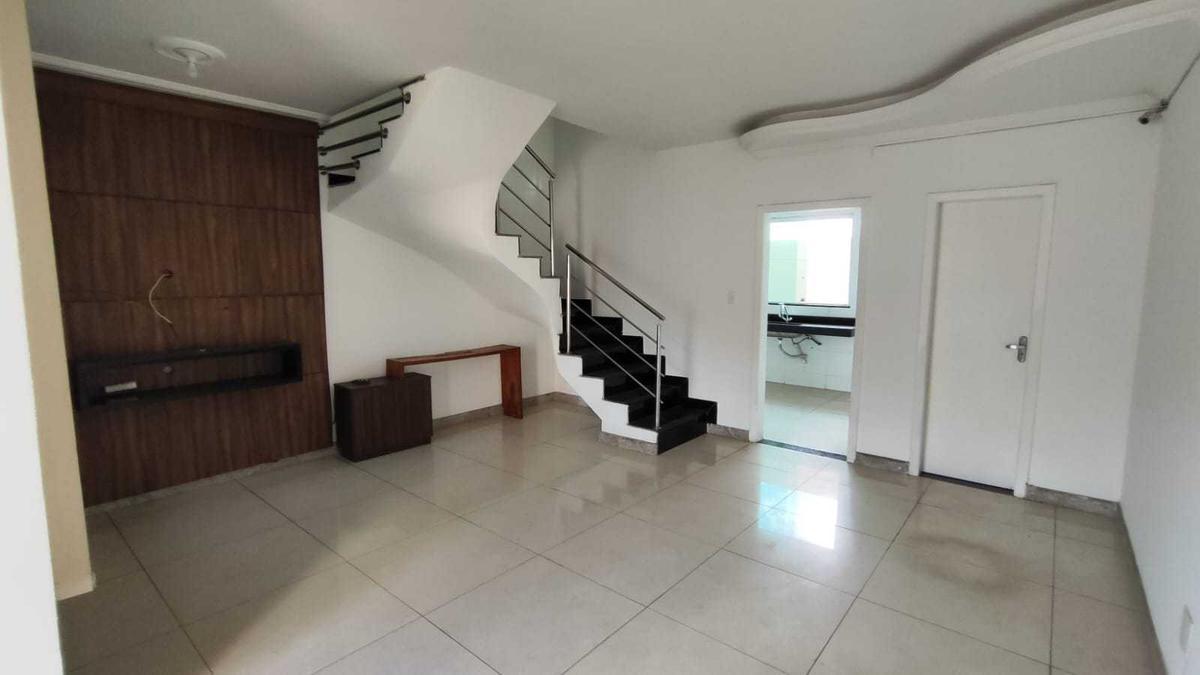 Casa, Cabral, 3 Quartos, 2 Vagas, 1 Suíte