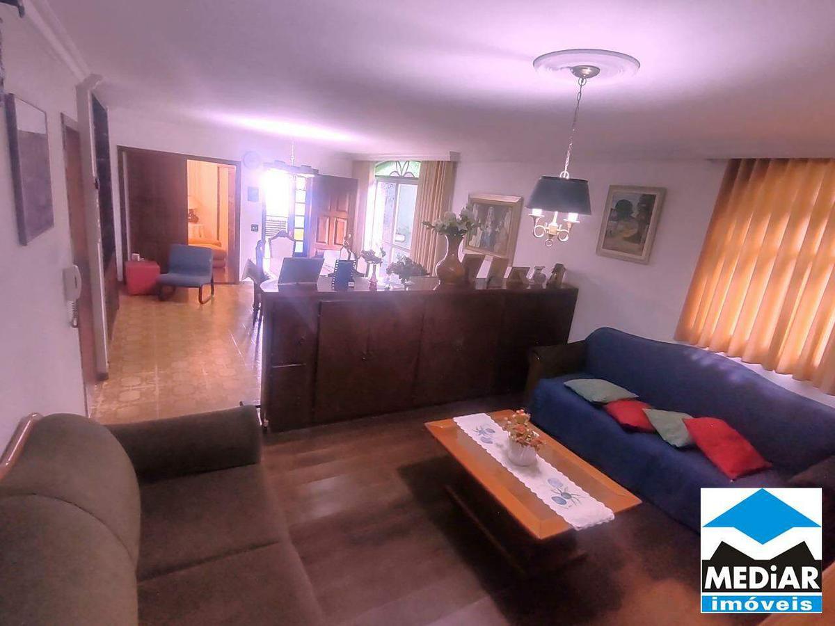 Casa, Colégio Batista, 6 Quartos, 4 Vagas, 1 Suíte