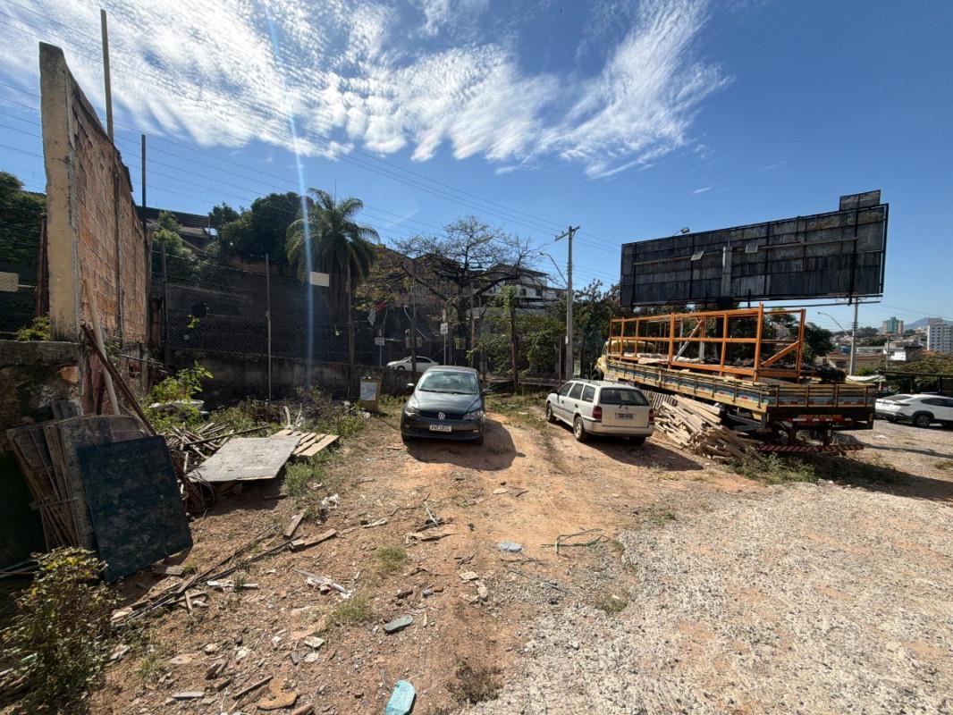 Lote, João Pinheiro, 0 Quarto, 0 Vaga