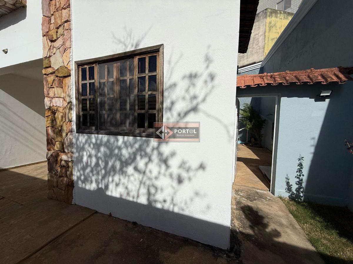 Casa, Itapoã, 3 Quartos, 4 Vagas, 1 Suíte