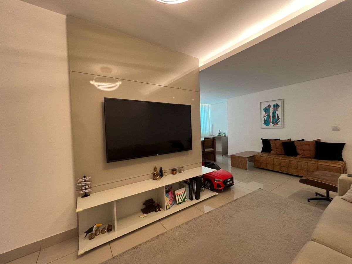 Apartamento, Sagrada Família, 3 Quartos, 2 Vagas, 1 Suíte