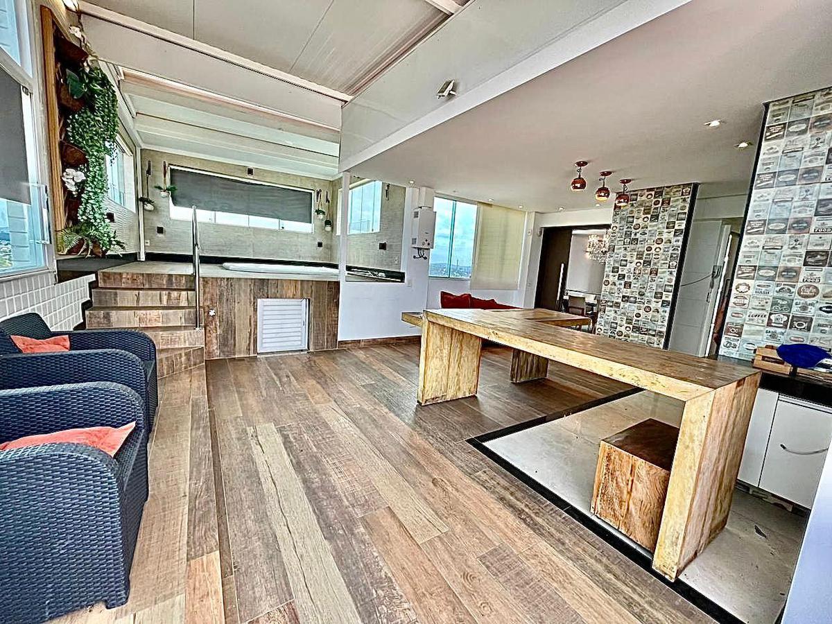 Cobertura, Ouro Preto, 4 Quartos, 6 Vagas, 4 Suítes