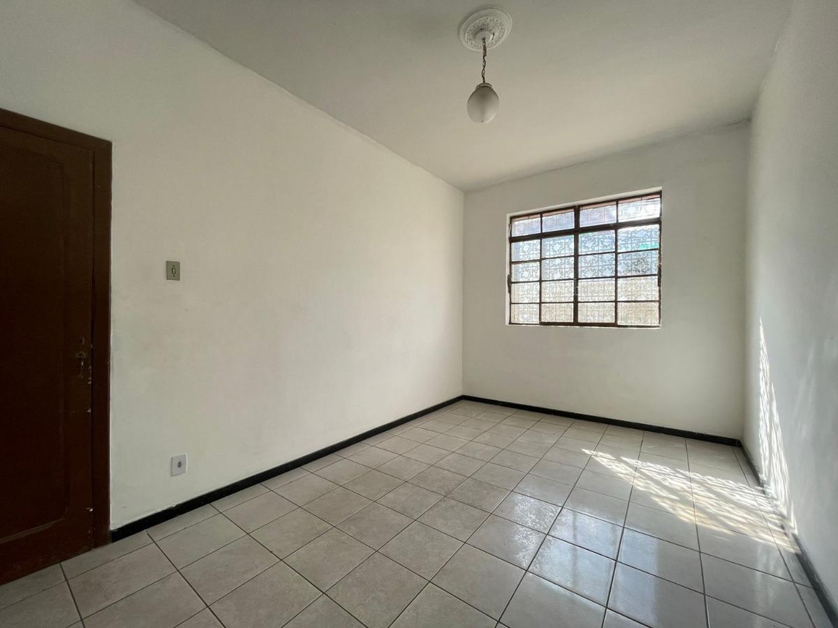 Prédio, Sagrada Família, 3 Quartos, 0 Vaga