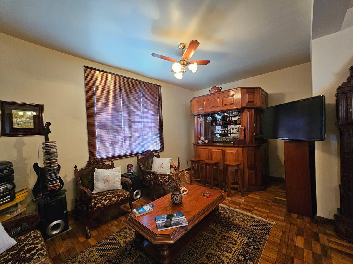 Casa, Jardim América, 4 Quartos, 4 Vagas, 2 Suítes