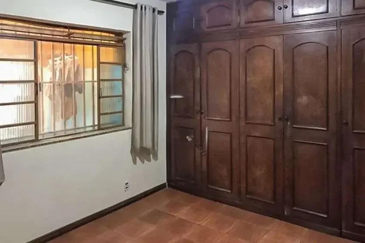 Casa, Betânia, 4 Quartos, 3 Vagas, 1 Suíte