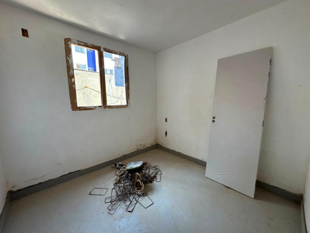 Apartamento, Miramar (barreiro), 2 Quartos, 1 Vaga