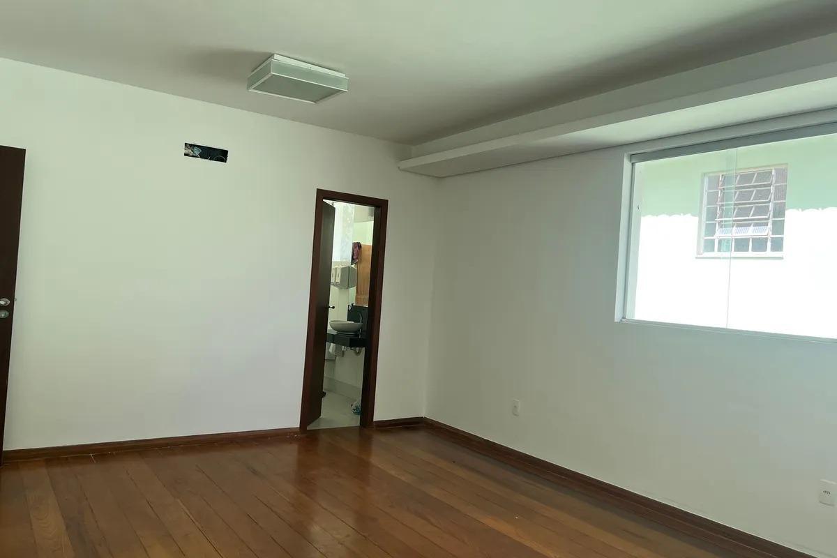 Casa, Santa Lúcia, 7 Quartos, 8 Vagas, 3 Suítes