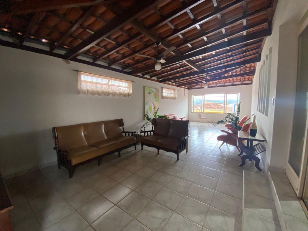 Casa, Centro, 5 Quartos, 2 Vagas