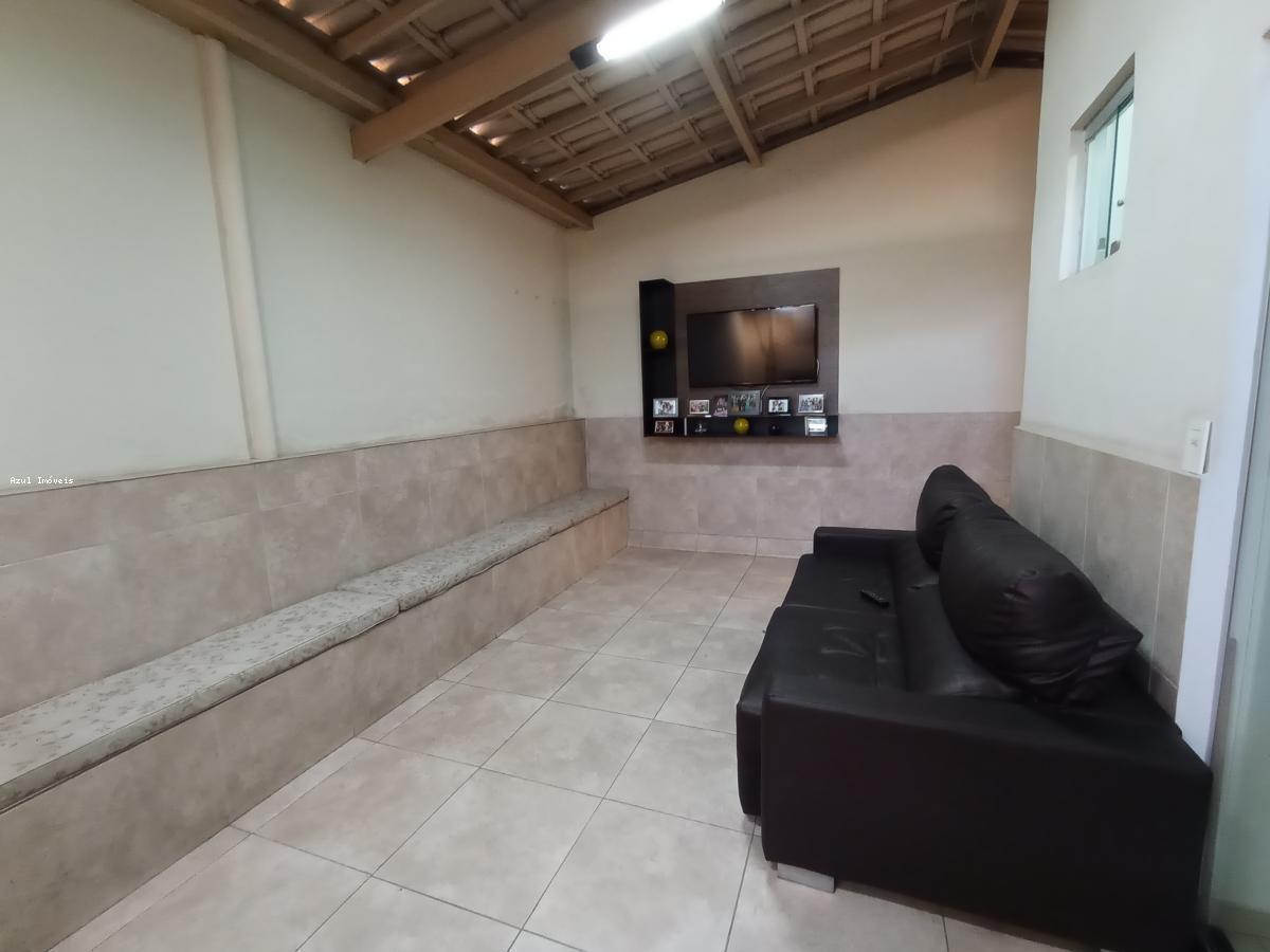 Casa, Santa Branca, 3 Quartos, 2 Vagas, 1 Suíte