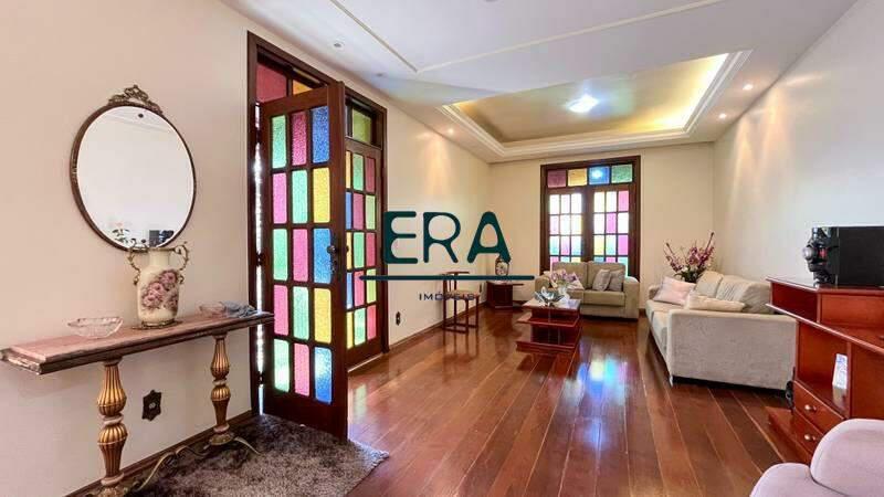 Casa, Luxemburgo, 5 Quartos, 4 Vagas, 2 Suítes