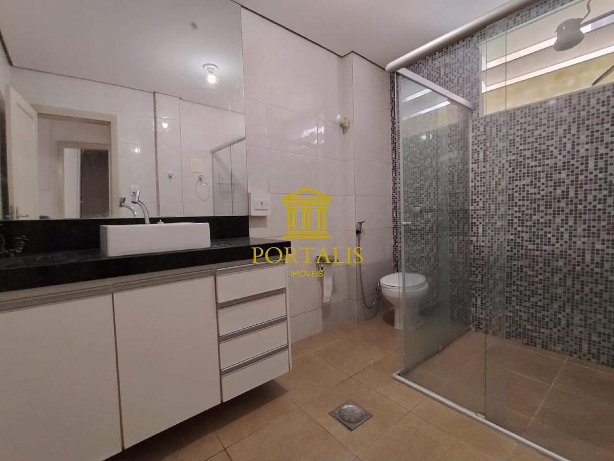 Apartamento, Floresta, 2 Quartos, 0 Vaga