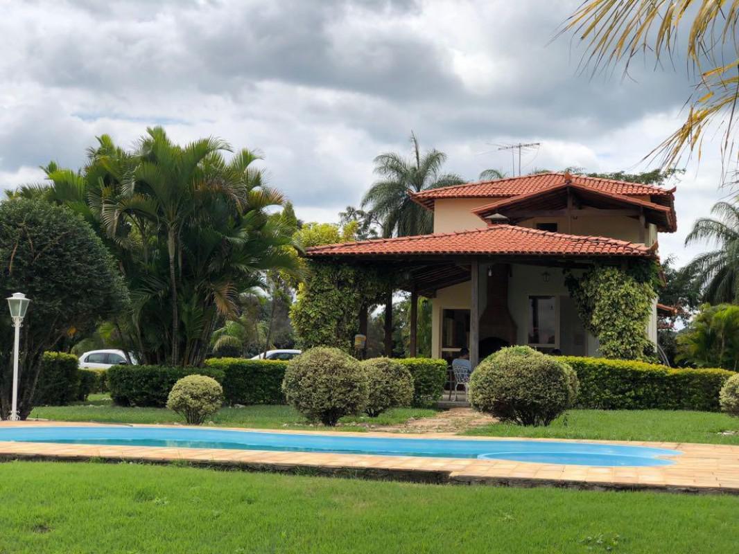 Fazenda, Centro, 3 Quartos, 10 Vagas, 1 Suíte