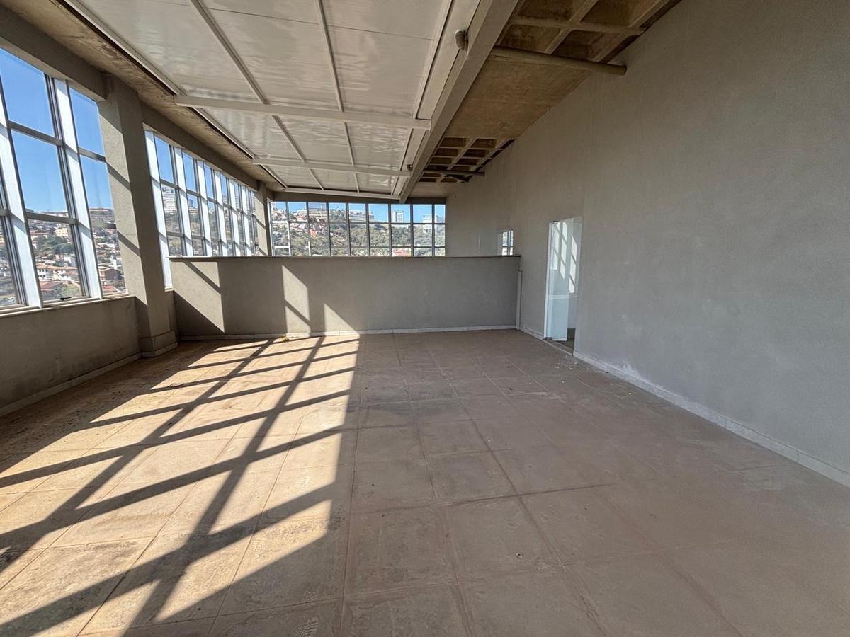 Sala, Estoril, 0 Quarto, 0 Vaga