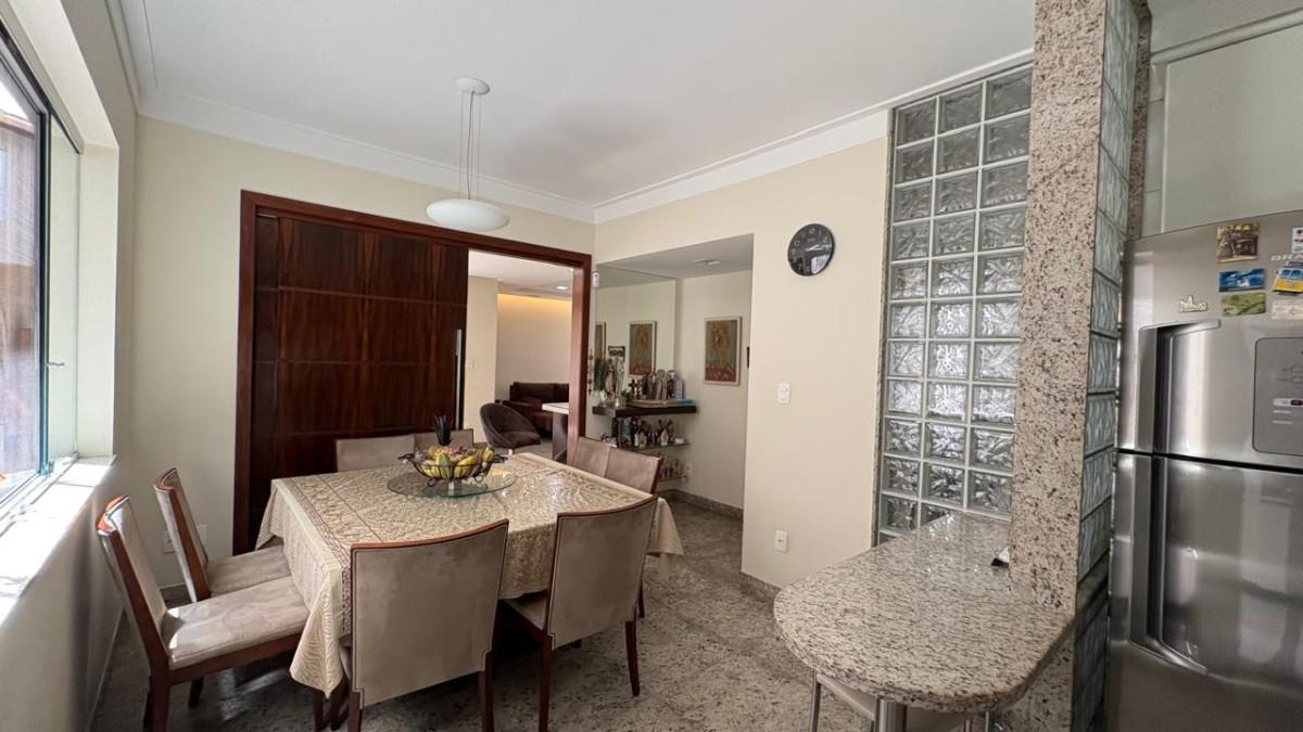 Casa, Calafate, 4 Quartos, 6 Vagas, 3 Suítes