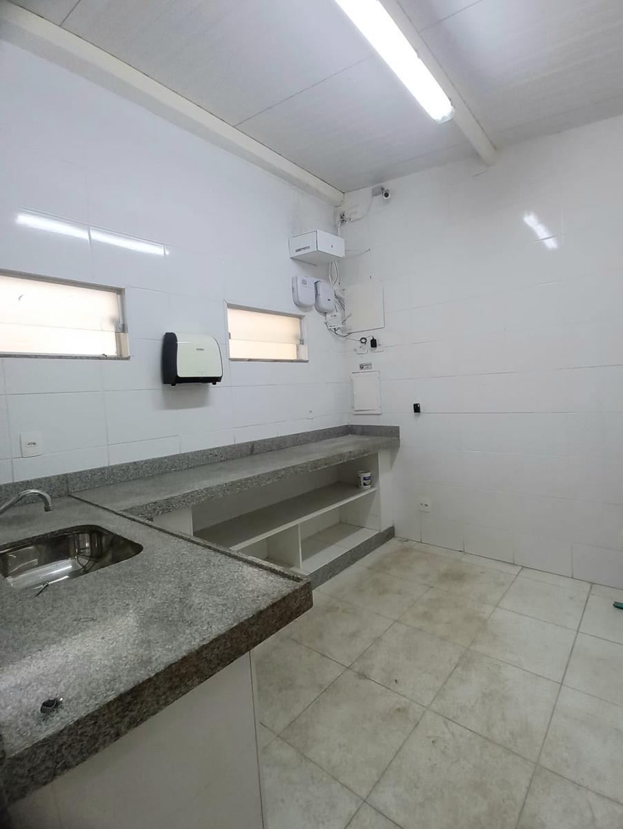 Galpão, Jardim Canadá, 0 Quarto, 4 Vagas