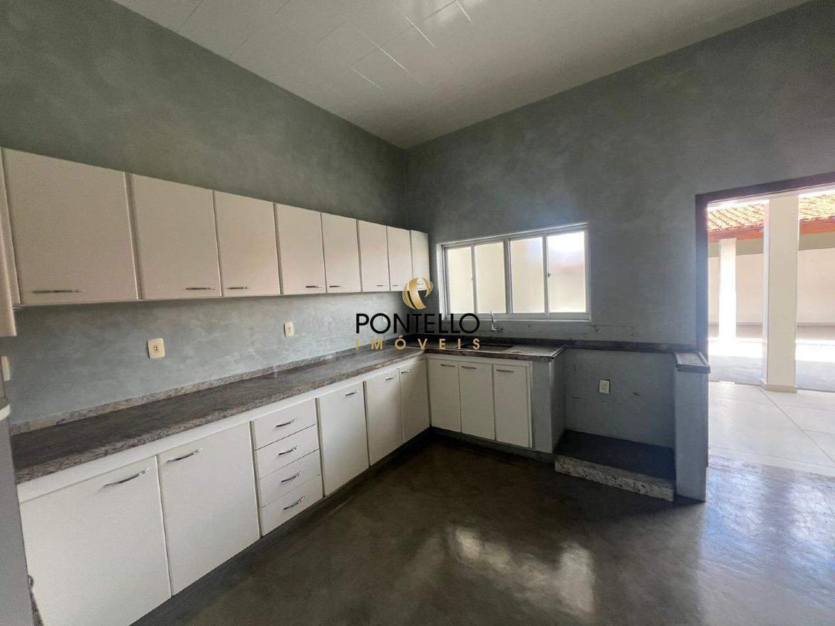 Casa, Jardim Arizona, 4 Quartos, 3 Vagas, 1 Suíte