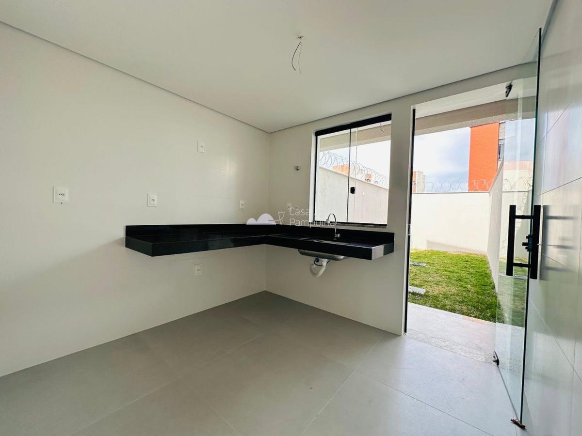 Casa, Santa Mônica, 2 Quartos, 2 Vagas, 2 Suítes