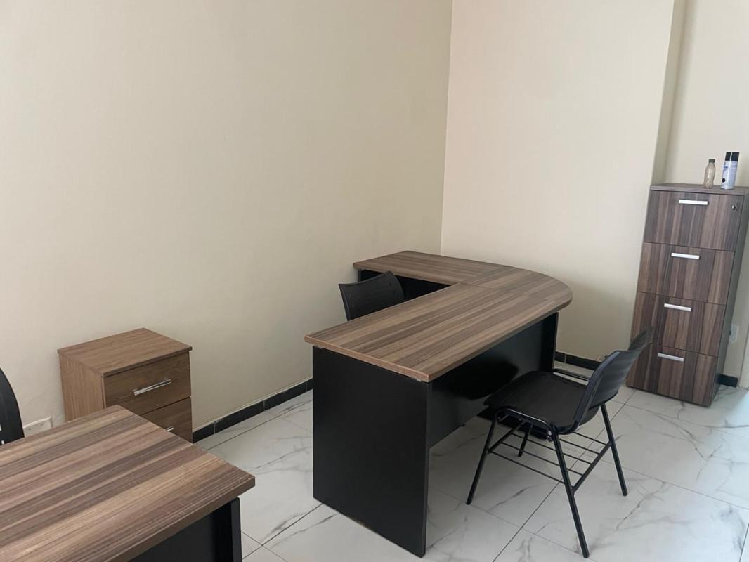 Sala, Centro, 0 Quarto, 0 Vaga, 1 Suíte