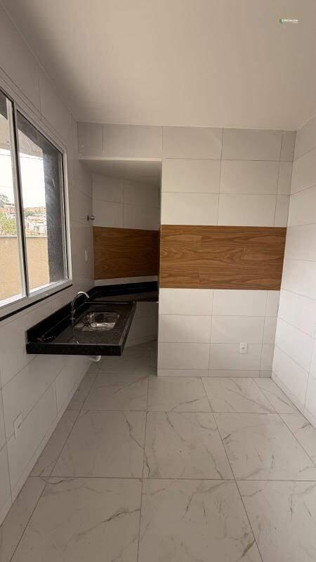 Casa, Petrópolis, 2 Quartos, 0 Vaga, 2 Suítes