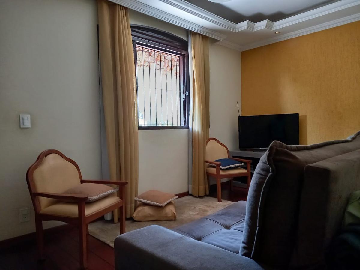 Casa, Castelo, 3 Quartos, 4 Vagas, 1 Suíte