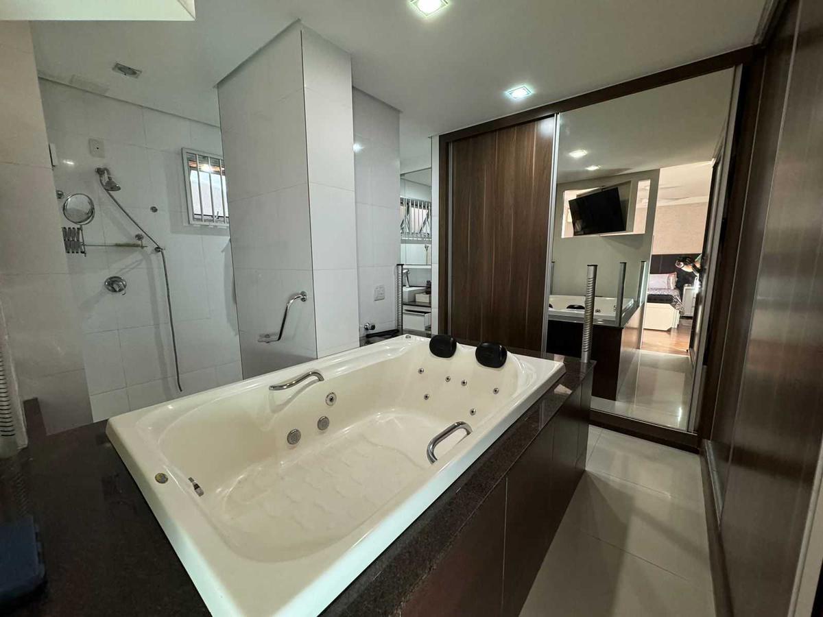 Casa, São José, 4 Quartos, 4 Vagas, 2 Suítes