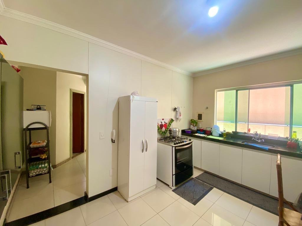 Casa, Arvoredo, 3 Quartos, 4 Vagas, 1 Suíte