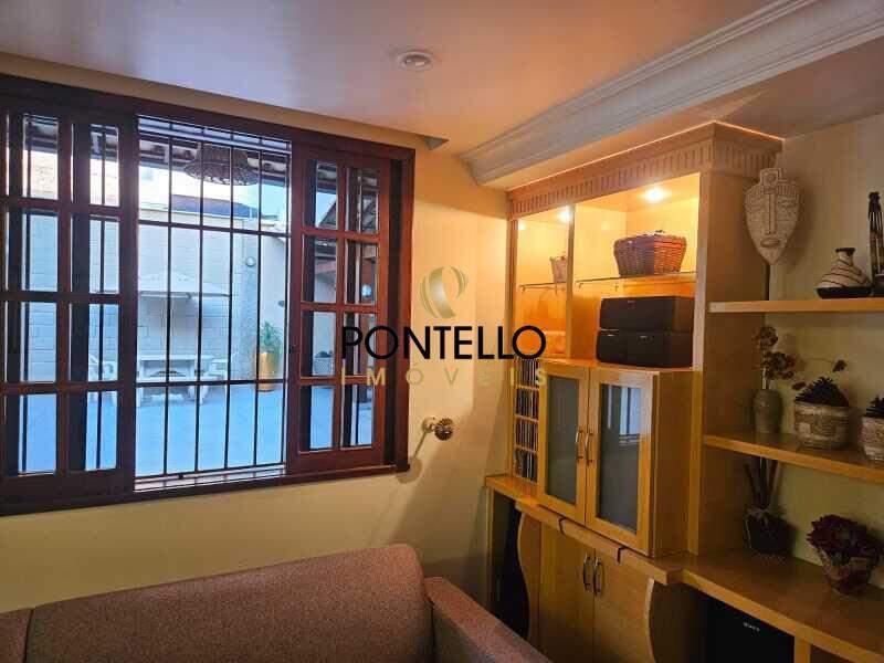 Casa, Castelo, 5 Quartos, 4 Vagas, 1 Suíte