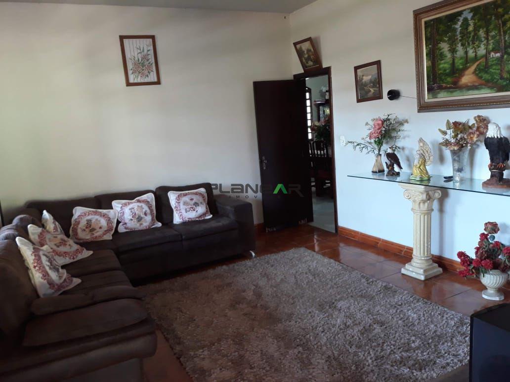 Casa, Industrial São Luiz, 4 Quartos, 4 Vagas, 2 Suítes